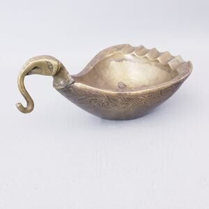 Vintage Etched Brass Floral Elephant Ash Tray Sarna Brass India 0116T